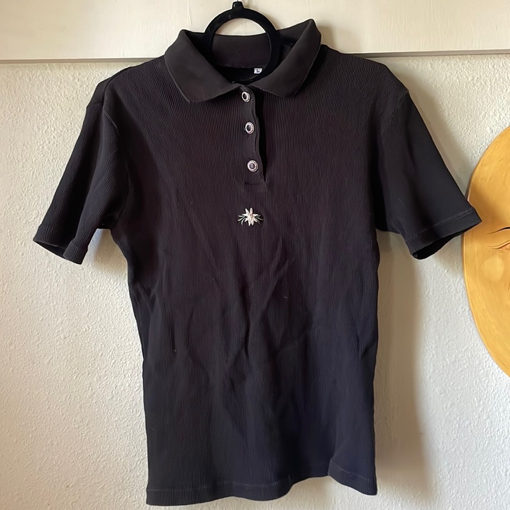 Vintage 90’s black ribbed short sleeve button down tee with embroidered flower